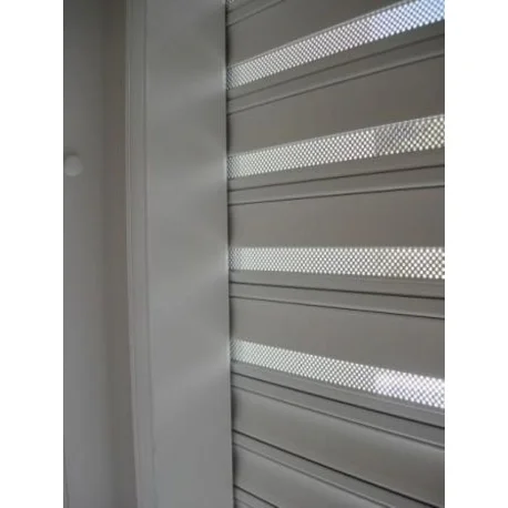 PERSIANA DE SEGURIDAD AUTOBLOCANTE MICROPERFORADA