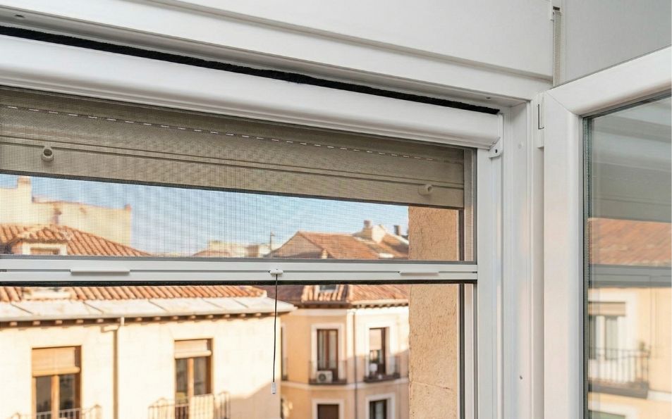 Mosquiteras enrollables a medida para ventanas - Calidad Premium