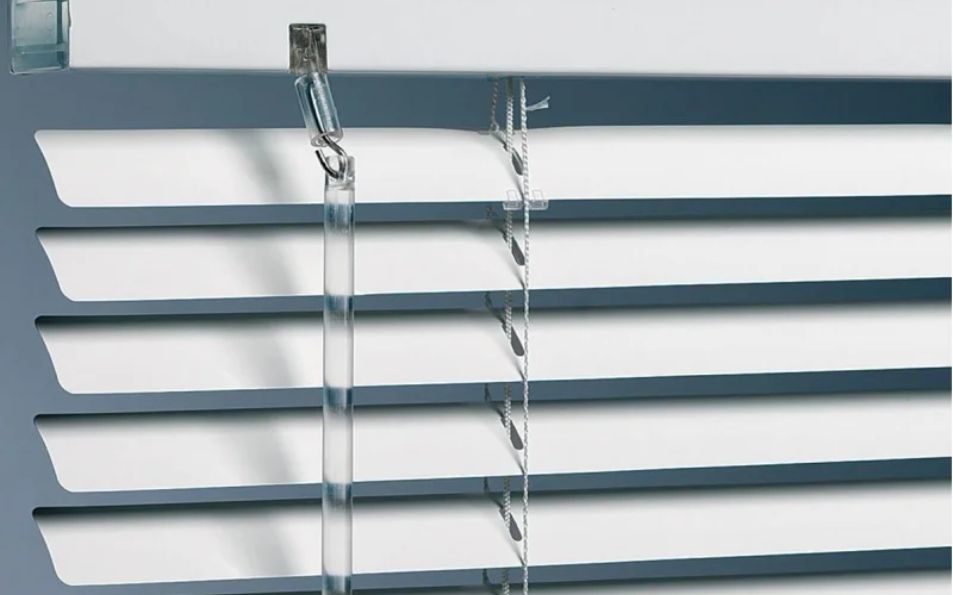 Soporte extensible para persiana veneciana de aluminio hasta 12cm